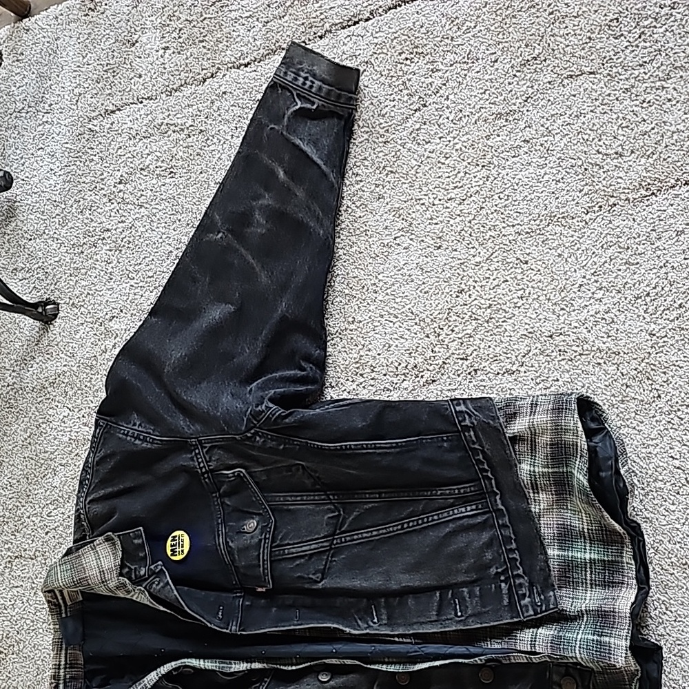 Levis trucker jacket circa 1989, Size medium. With Bullhead size medium insulat. - Picture 3 of 14